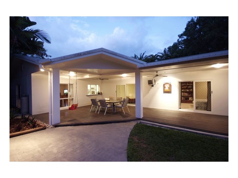 Clifton Beach QLD 4879