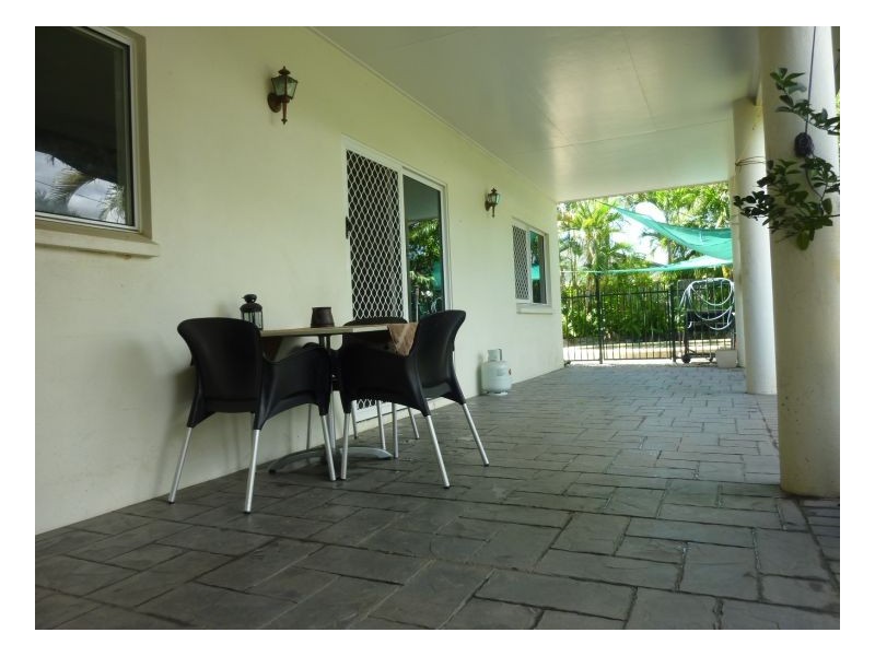 9 Maurice St, Kewarra Beach QLD 4879