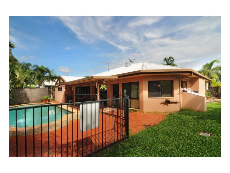 14 CASTAWAYS CLOSE, Kewarra Beach QLD 4879