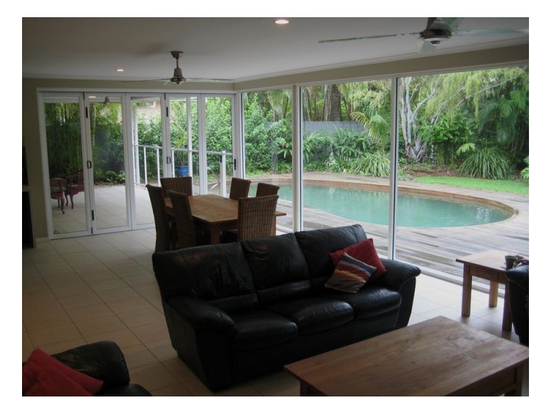 6 LAMBUS STREET, Palm Cove QLD 4879