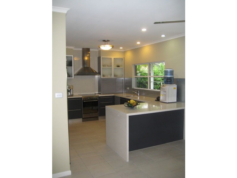 6 LAMBUS STREET, Palm Cove QLD 4879