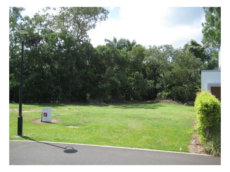 63 OCEAN DRIVE, Palm Cove QLD 4879