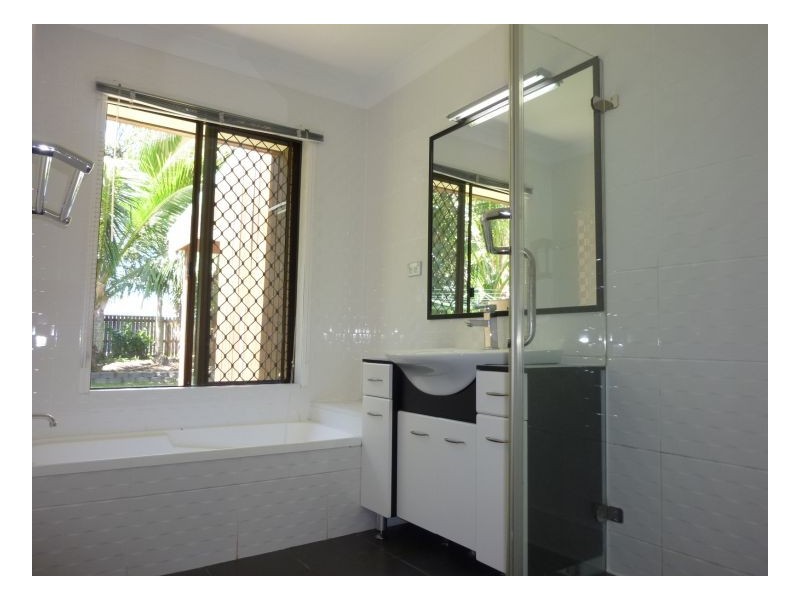 6 Cyprea Close, Trinity Beach QLD 4879