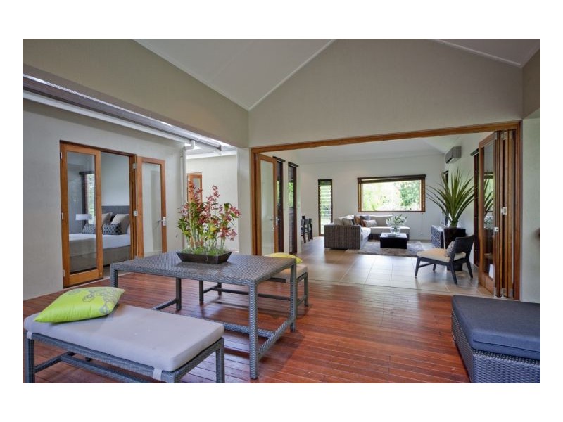 5 CANOPY WAY, Palm Cove QLD 4879