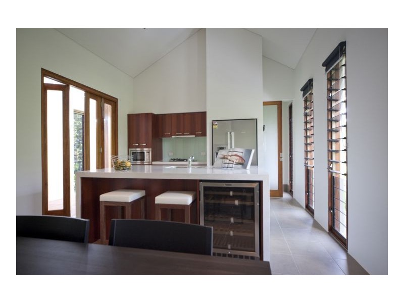 5 CANOPY WAY, Palm Cove QLD 4879