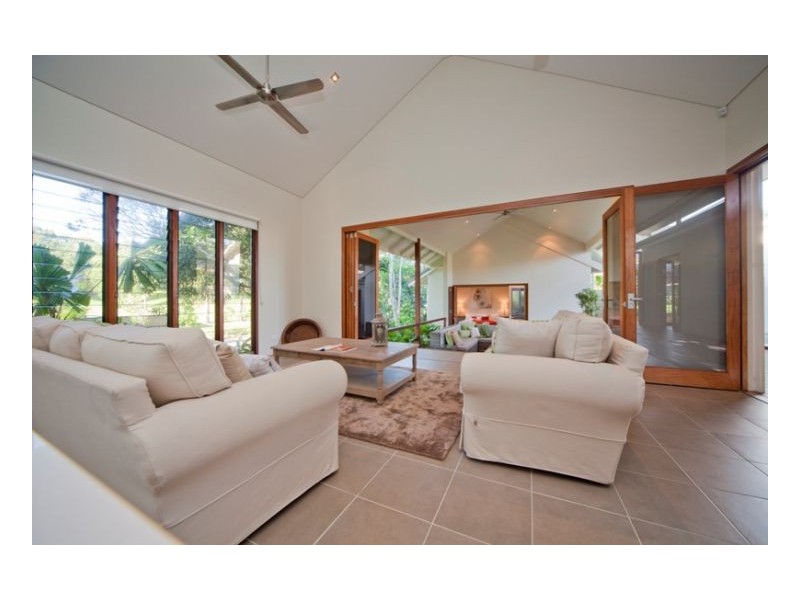 82 CASCADE BOULEVARD, Palm Cove QLD 4879