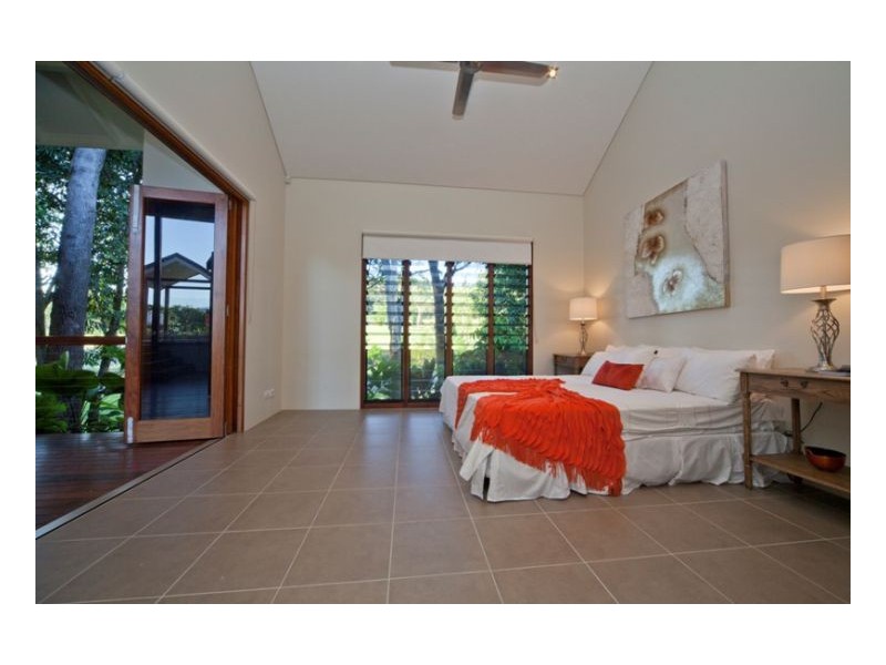 82 CASCADE BOULEVARD, Palm Cove QLD 4879