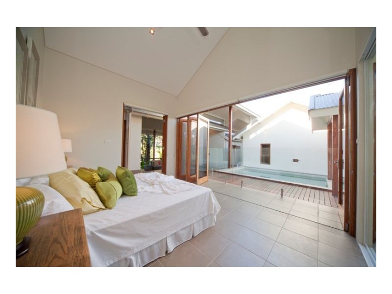 82 CASCADE BOULEVARD, Palm Cove QLD 4879
