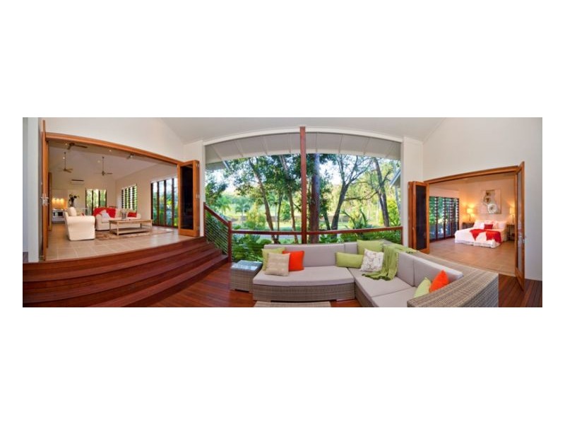 82 CASCADE BOULEVARD, Palm Cove QLD 4879