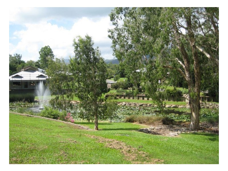 37 Freshwater Avenue, Palm Cove QLD 4879