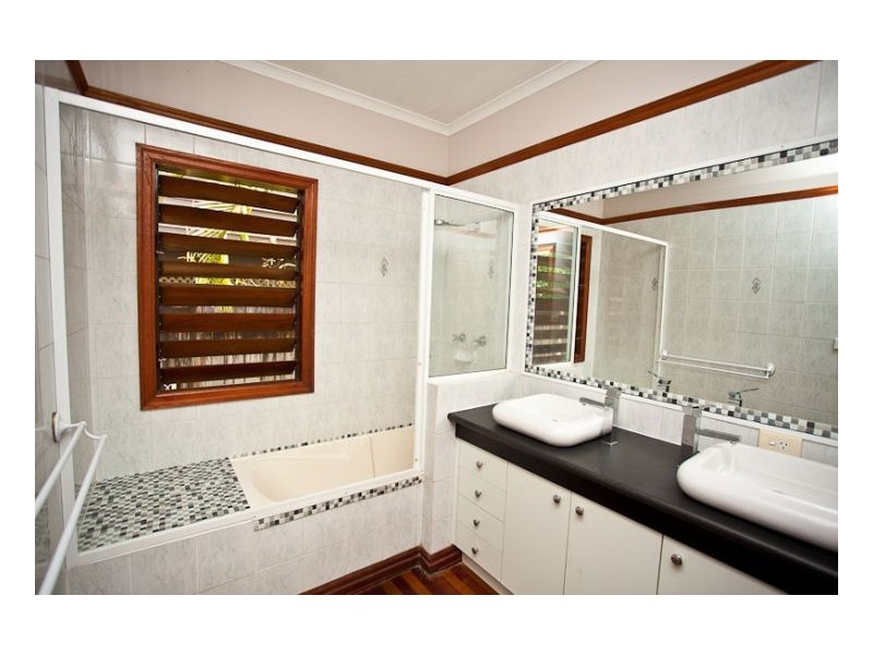 38 Rudder Street, Clifton Beach QLD 4879