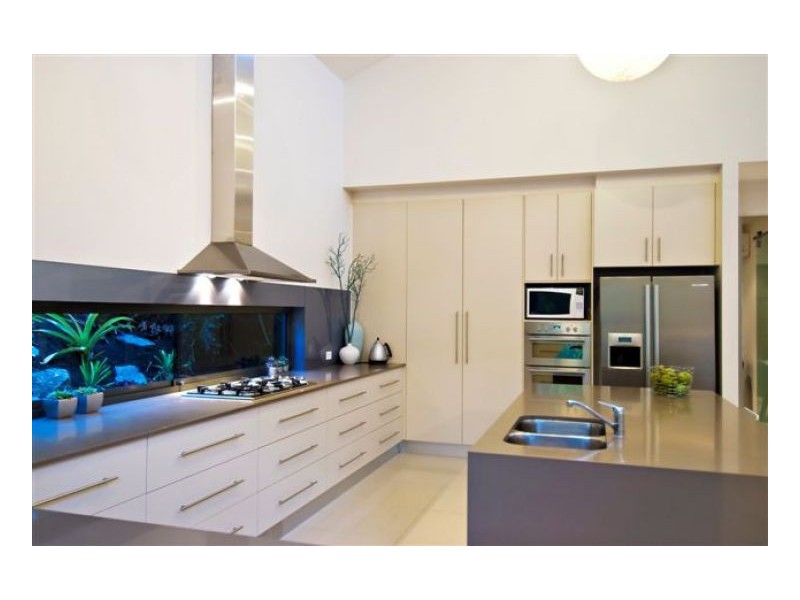 29 Aurelia Drive, Palm Cove QLD 4879