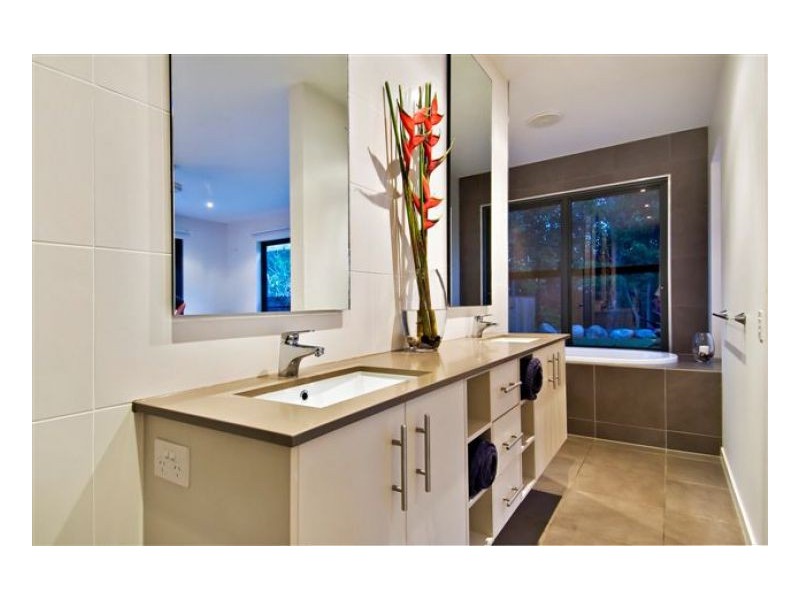 29 Aurelia Drive, Palm Cove QLD 4879