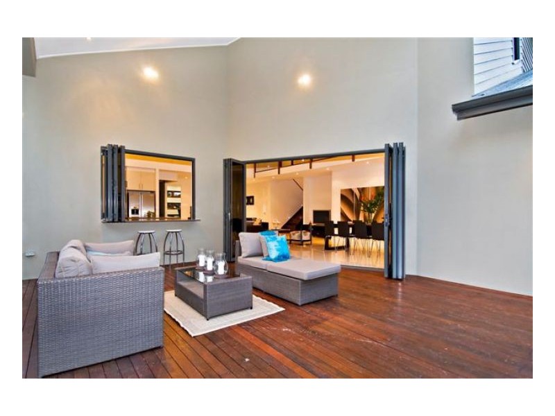 29 Aurelia Drive, Palm Cove QLD 4879