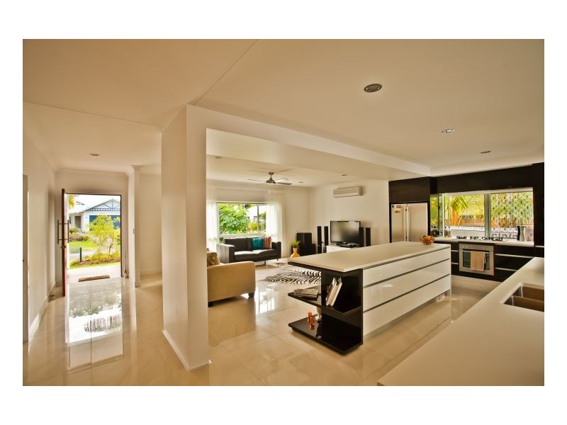 9 Ilse Close, Clifton Beach QLD 4879