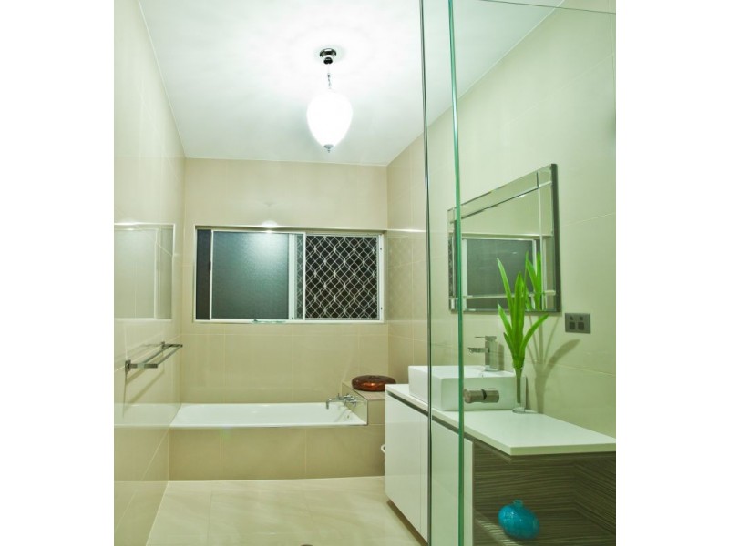 9 Ilse Close, Clifton Beach QLD 4879