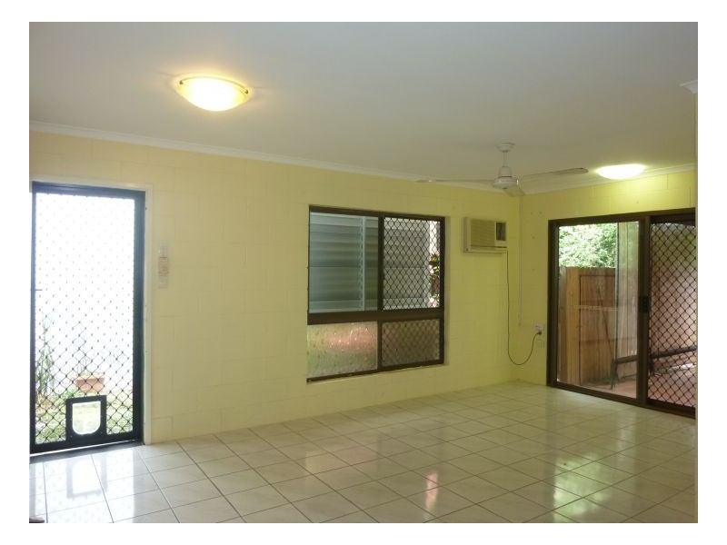 2/36 Mimosa Street, Holloways Beach QLD 4878