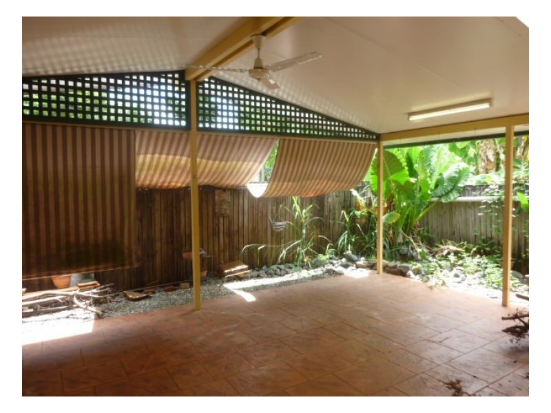 2/36 Mimosa Street, Holloways Beach QLD 4878