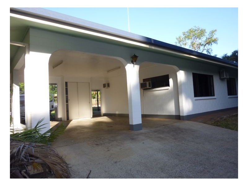 152 Harvey Rd, Redlynch QLD 4870