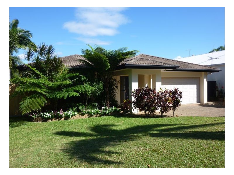 7 Lookout Terrace, Trinity Beach QLD 4879