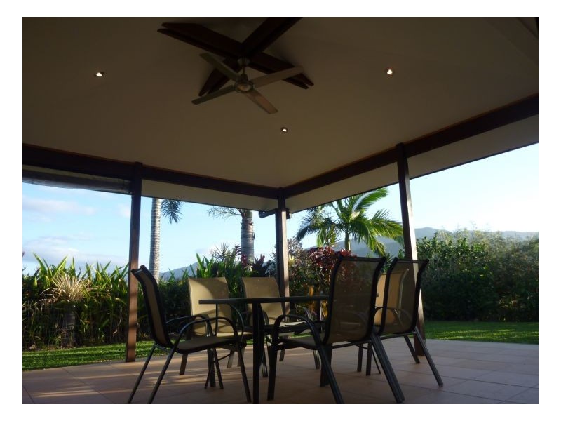 7 Lookout Terrace, Trinity Beach QLD 4879
