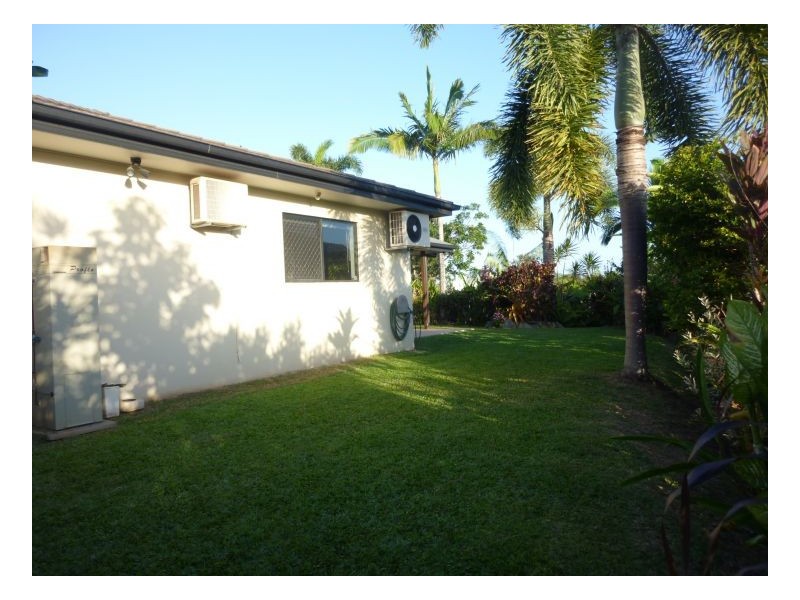 7 Lookout Terrace, Trinity Beach QLD 4879