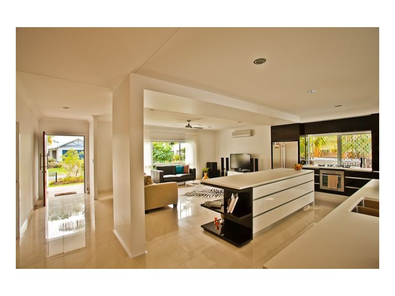 9 Ilse Close, Clifton Beach QLD 4879