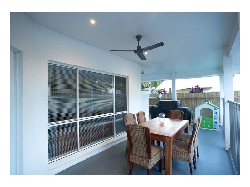2 Miara Close, Kewarra Beach QLD 4879