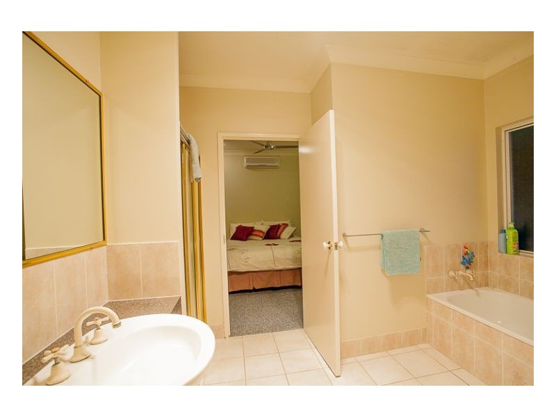 2 Miara Close, Kewarra Beach QLD 4879
