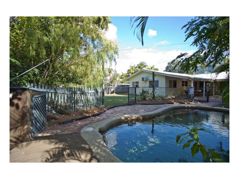 22 Queenscliff Close, Kewarra Beach QLD 4879