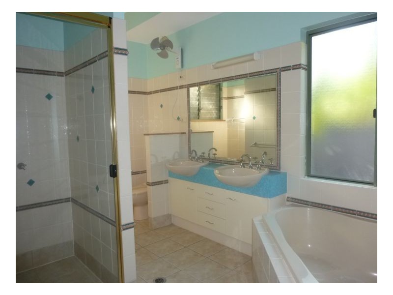 18 Pellowe Street, Clifton Beach QLD 4879