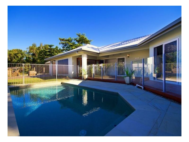 39 Muller St, Palm Cove QLD 4879