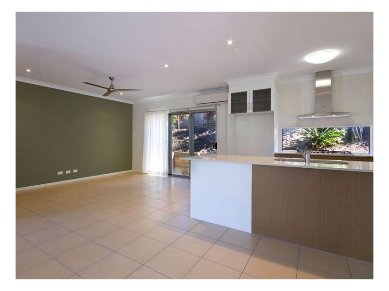 39 Muller St, Palm Cove QLD 4879