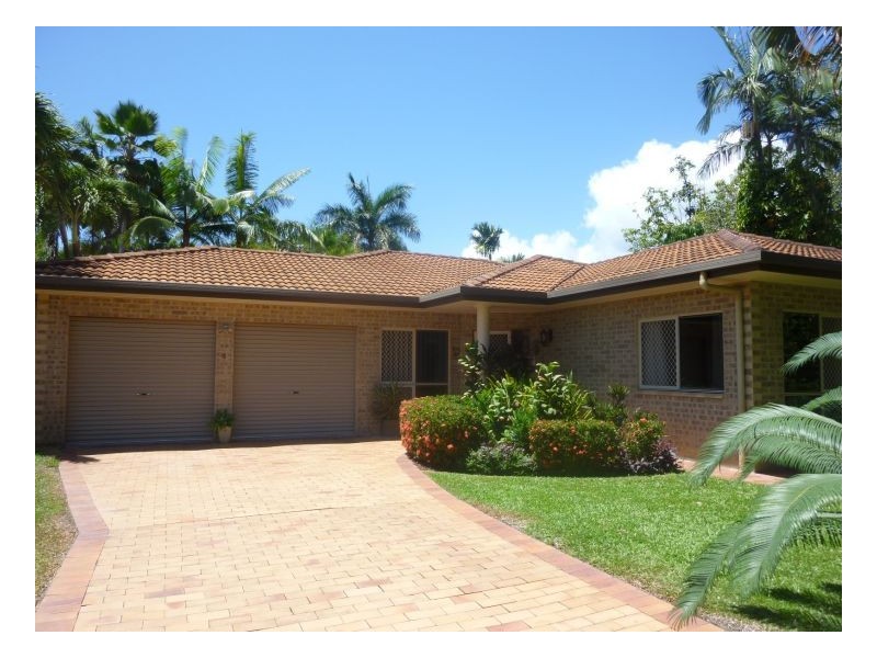 4 Pellowe Street, Clifton Beach QLD 4879