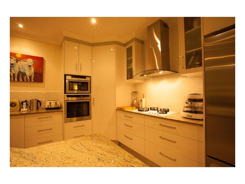 5 PALMETTO STREET, Palm Cove QLD 4879