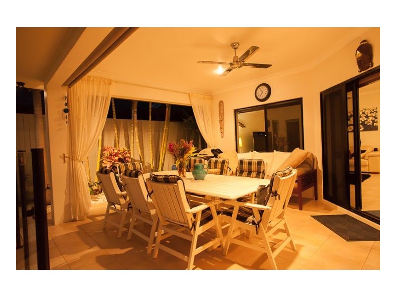 5 PALMETTO STREET, Palm Cove QLD 4879