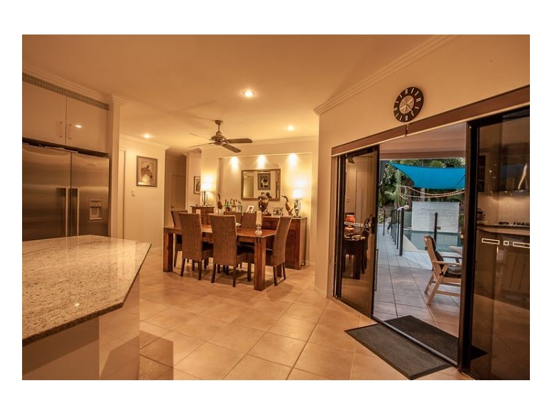 5 PALMETTO STREET, Palm Cove QLD 4879