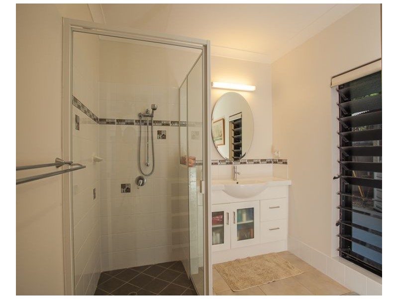 5 PALMETTO STREET, Palm Cove QLD 4879