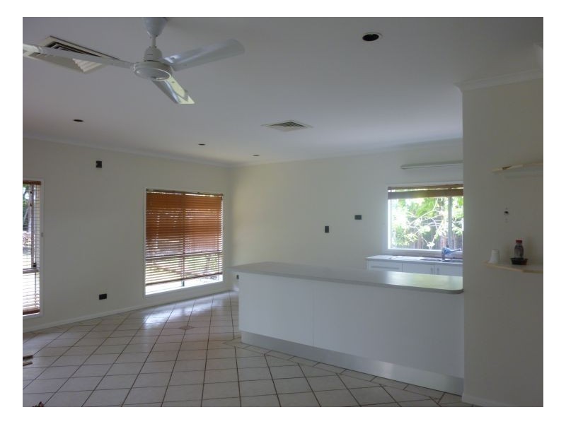 3 Queenscliff Close, Kewarra Beach QLD 4879