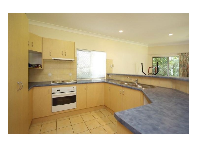 4 Parkinson Ave, Kewarra Beach QLD 4879
