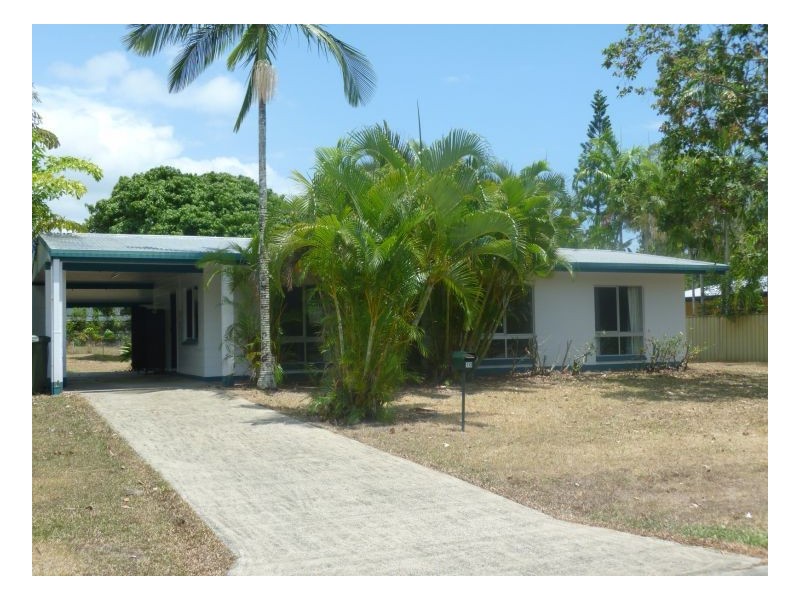 10 Baines St, Clifton Beach QLD 4879