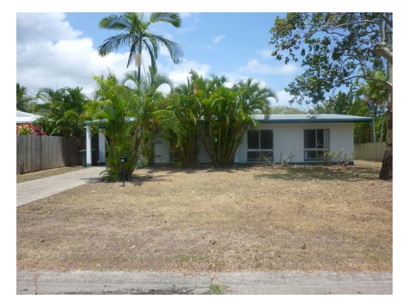 10 Baines St, Clifton Beach QLD 4879