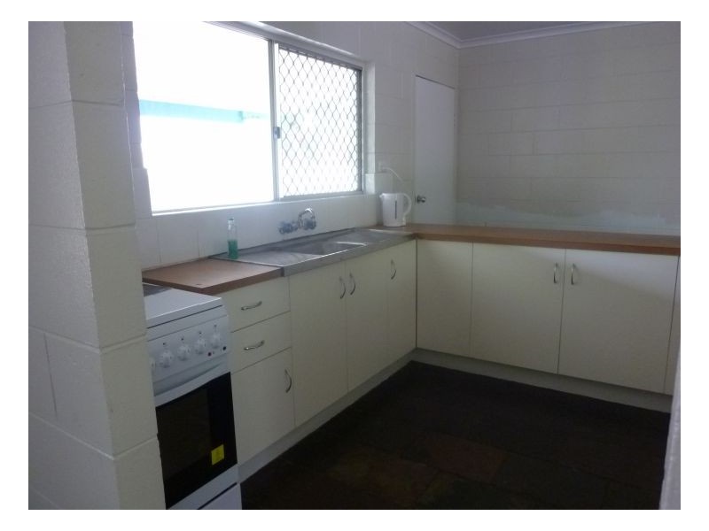 10 Baines St, Clifton Beach QLD 4879