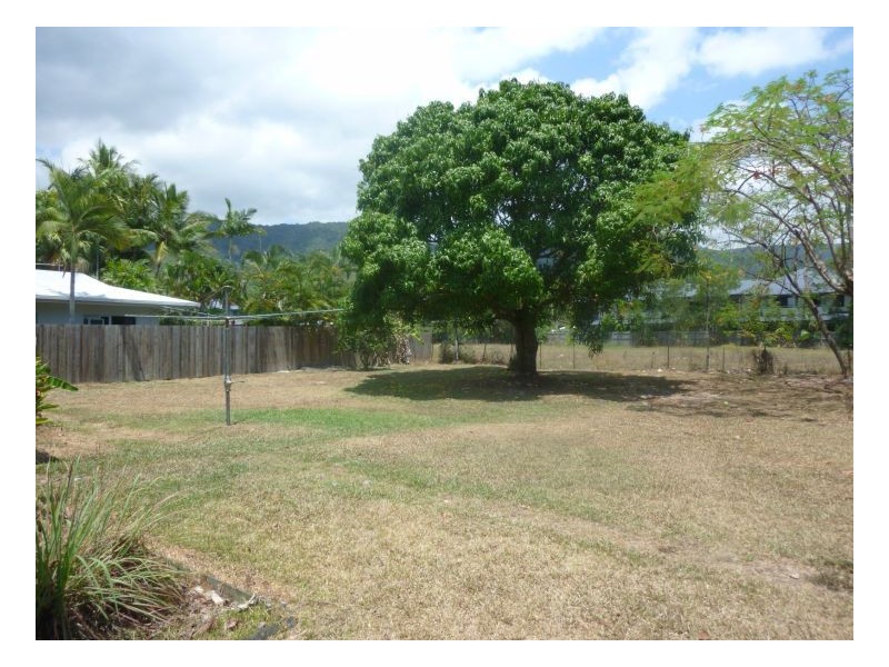10 Baines St, Clifton Beach QLD 4879
