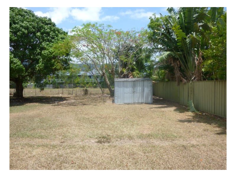 10 Baines St, Clifton Beach QLD 4879