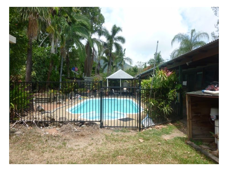 1 Linden St, Clifton Beach QLD 4879