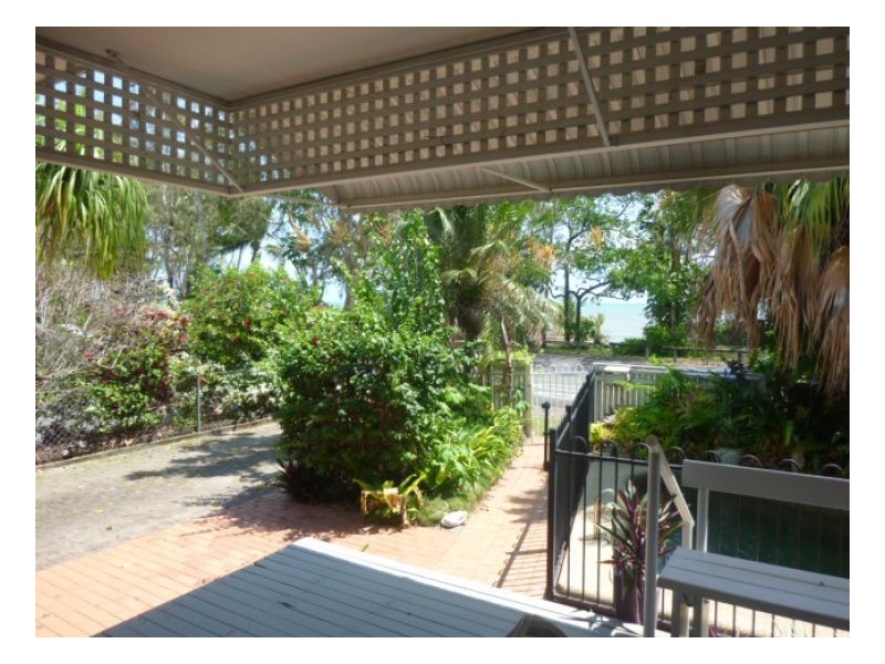 99 Arlington Esp, Clifton Beach QLD 4879