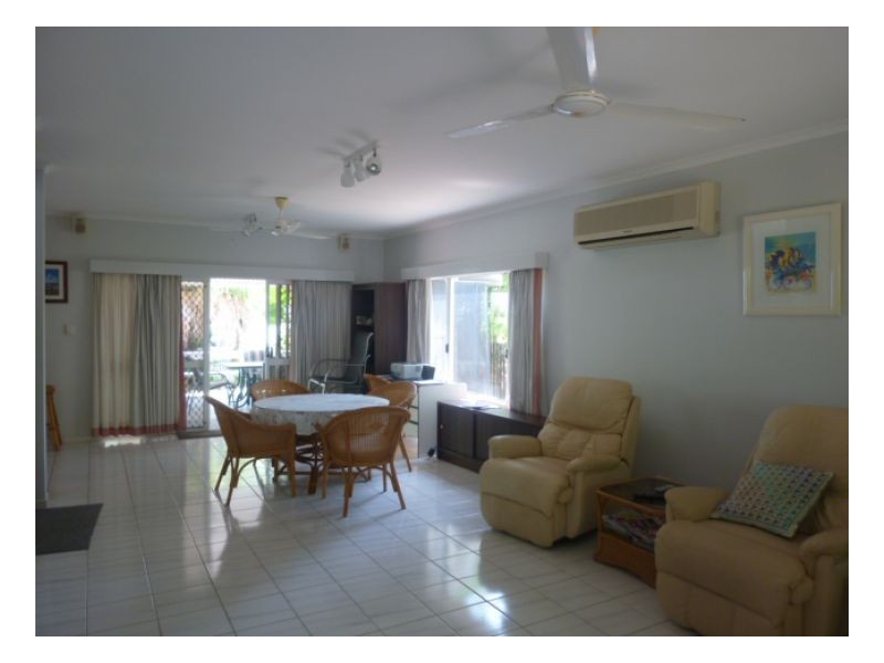 99 Arlington Esp, Clifton Beach QLD 4879