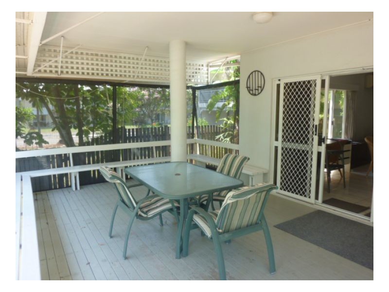 99 Arlington Esp, Clifton Beach QLD 4879