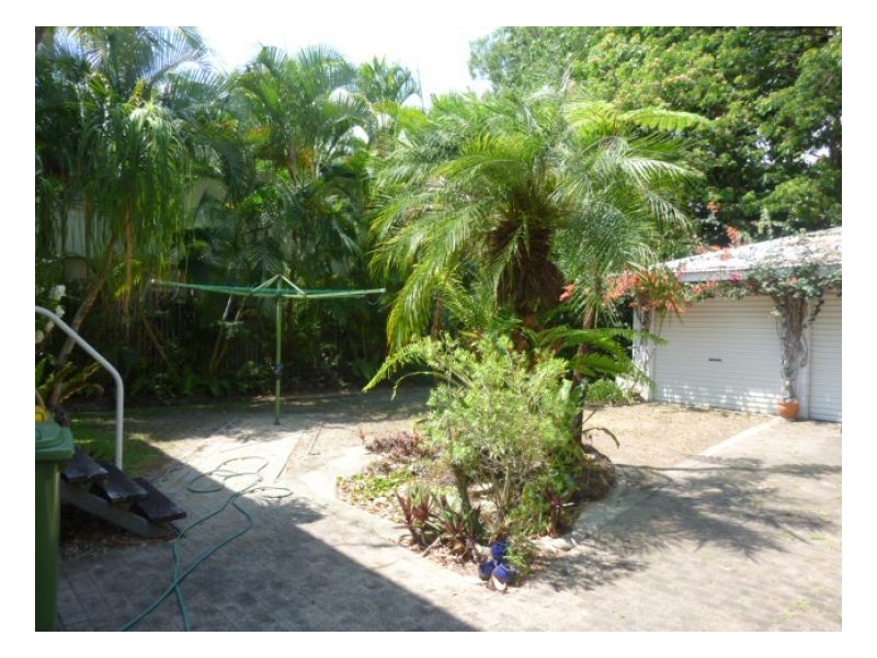 99 Arlington Esp, Clifton Beach QLD 4879